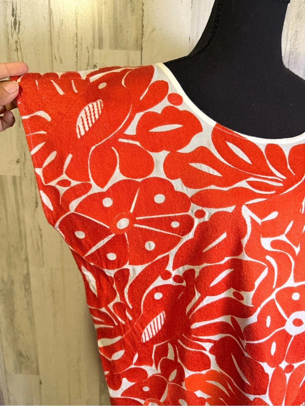 Sister Mary Hilda Red White Floral Print Embroidered Short Sleeve Tunic Top S